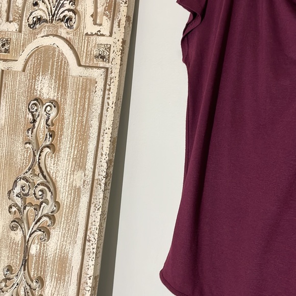 EXPRESS BURGUNDY SHORT SLEEVE DROP HEM TOP - Picture 2 of 5